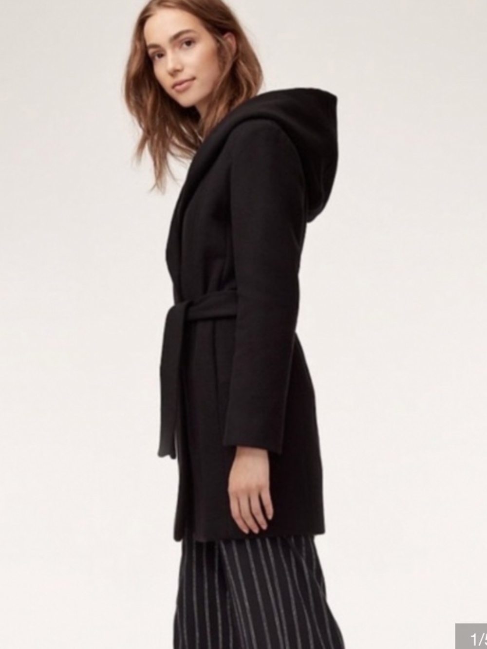 🩷 GORGEOUS black wool belted coat🩷🩷🩷